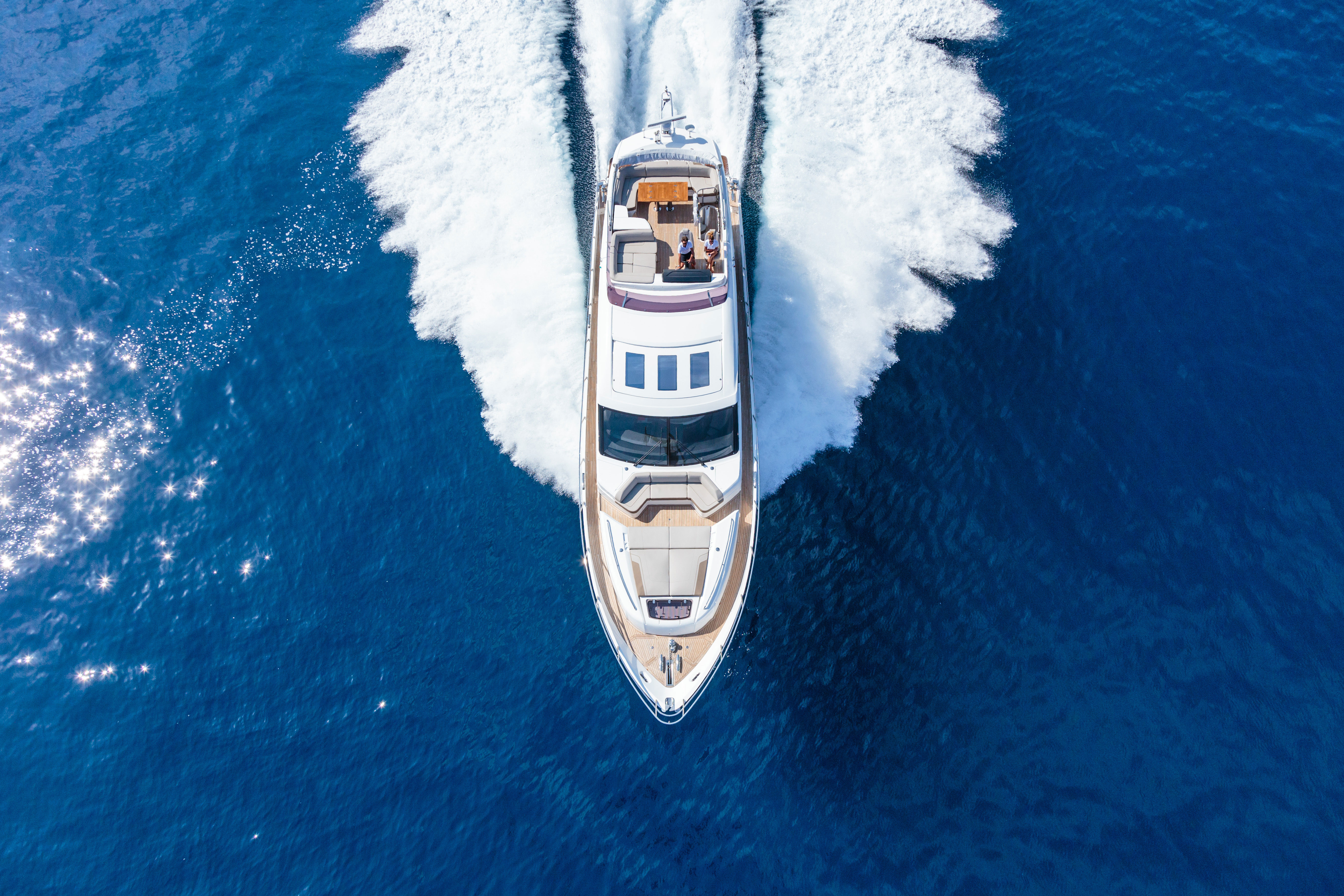 Yacht At Sea Colour (1)