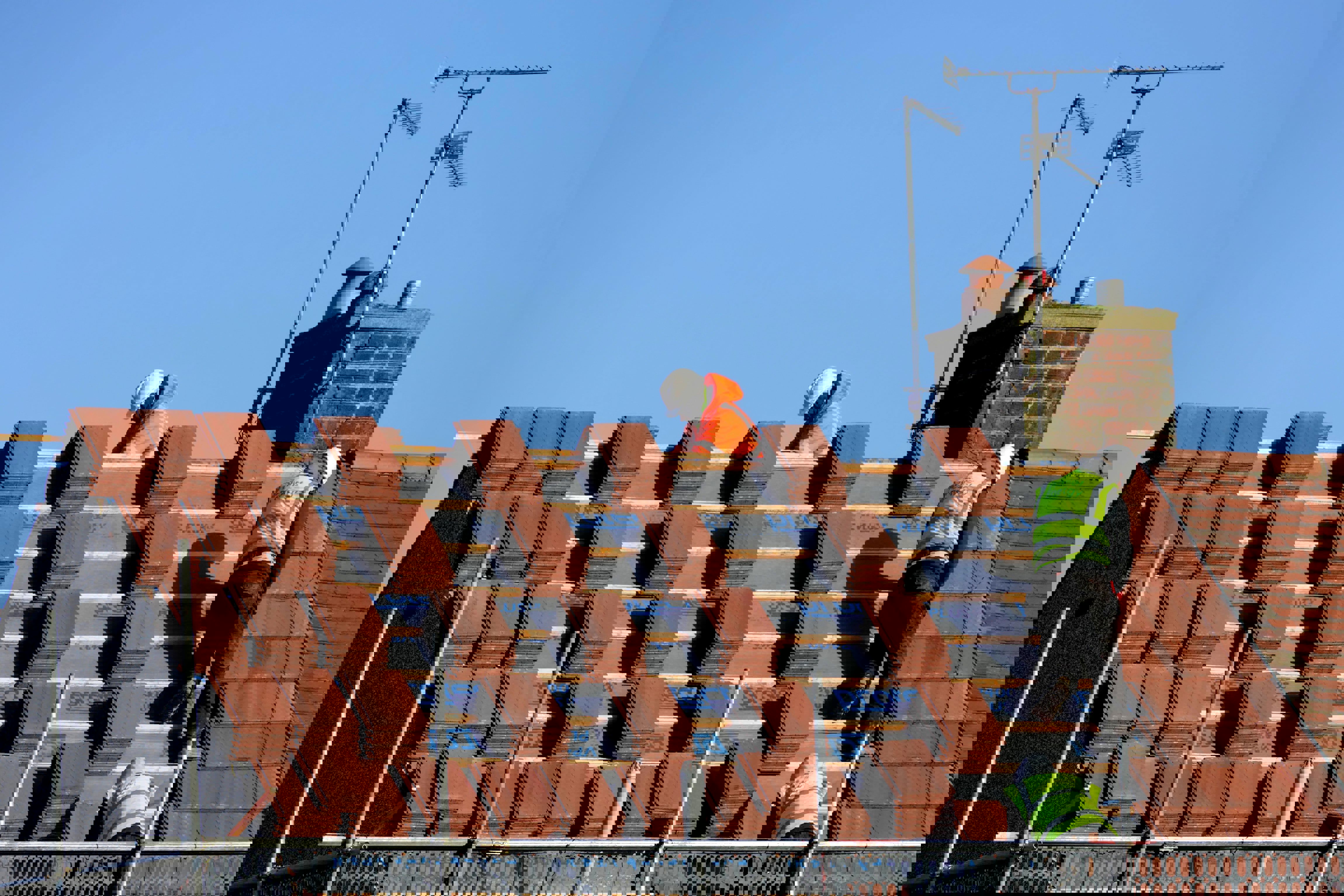 Roofing Contractors Min